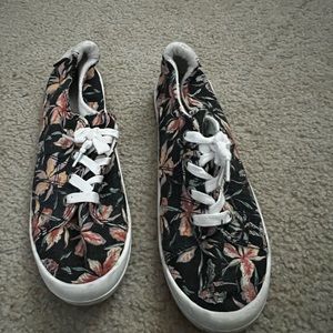 Roxy flower shoes